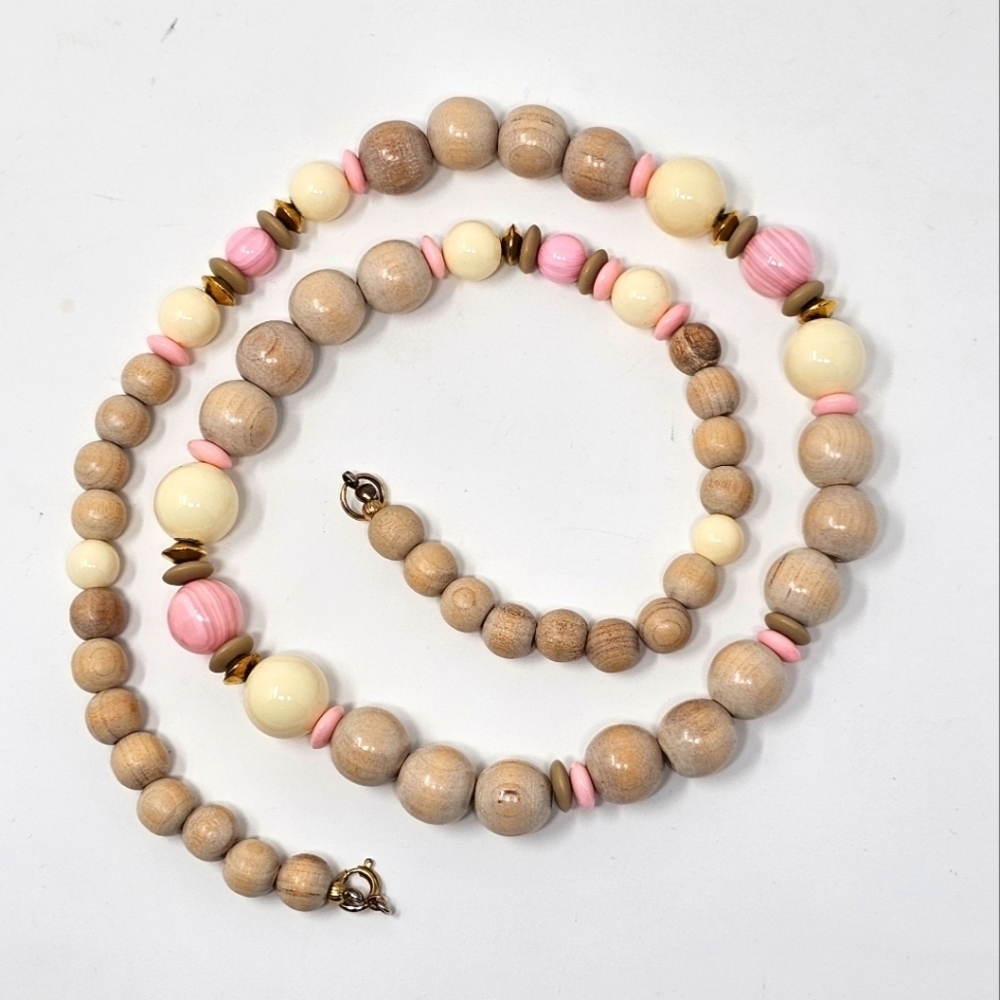 Vtg Beaded Wood and Acrylic Necklace with Pastel Accents - Picture 3 of 8